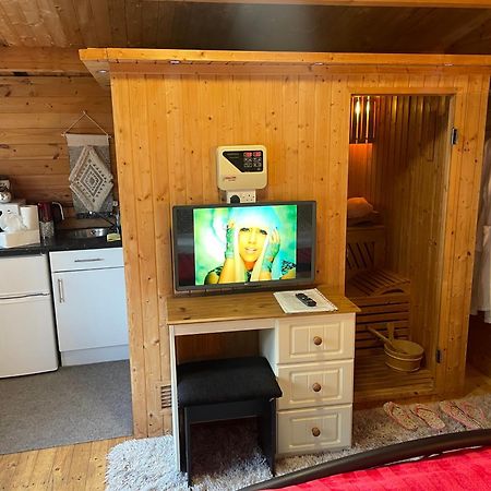 Chalet Free Sauna & Spa Superking Bed Killaloo Экстерьер фото