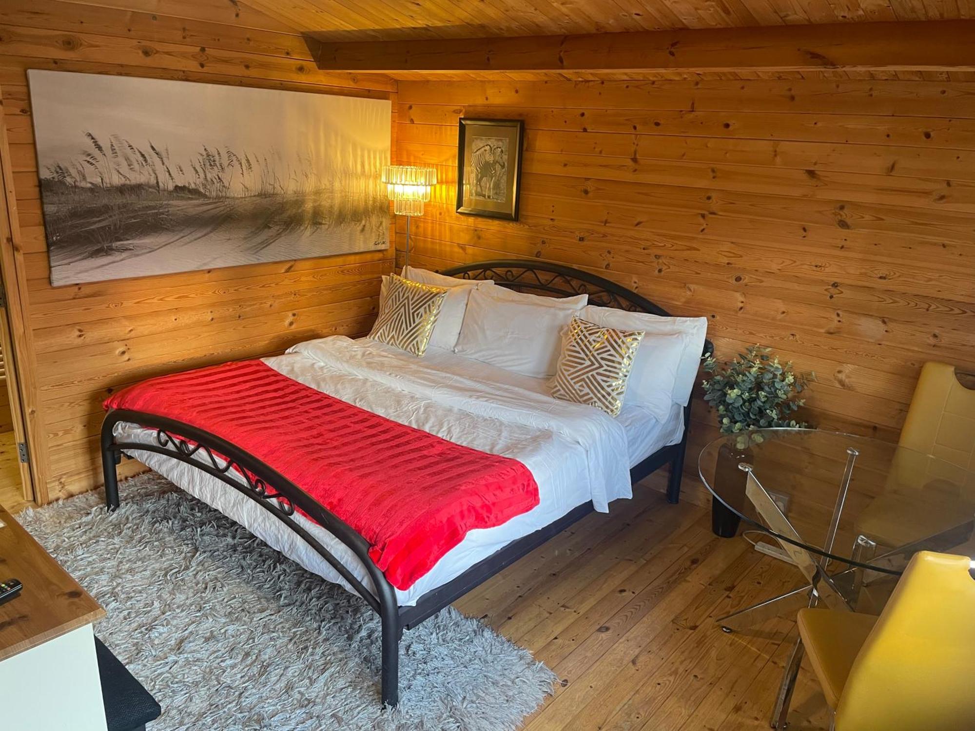 Chalet Free Sauna & Spa Superking Bed Killaloo Экстерьер фото