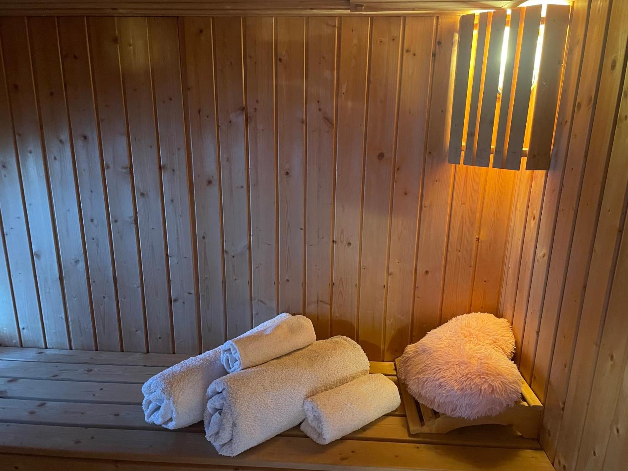 Chalet Free Sauna & Spa Superking Bed Killaloo Экстерьер фото